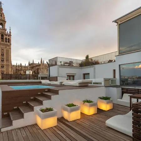 Giralda Apartment